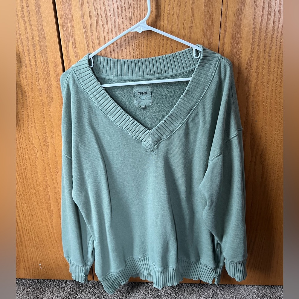 Aerie women’s oversized v-neck sweatshirt